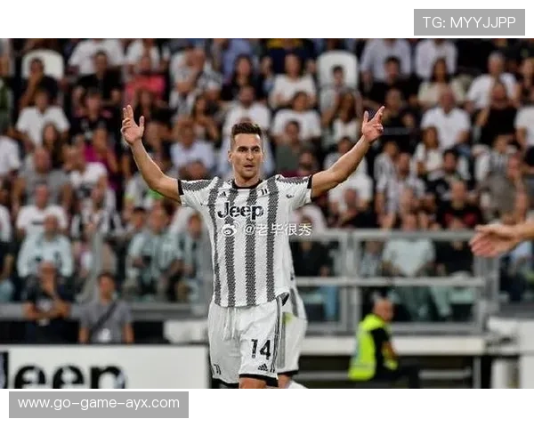 尤文米利克禁区内灵巧摆脱后速射成就闪击