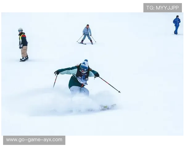 冰雪快讯：滑雪分站赛赛况与选手排名变化汇总，滑雪公开赛