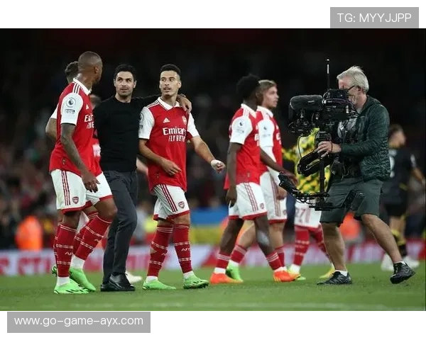 萨卡破门后快速回防制造二次助攻